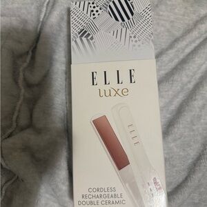 Elle Luxe Cordless Hair Straightener in White and Pink